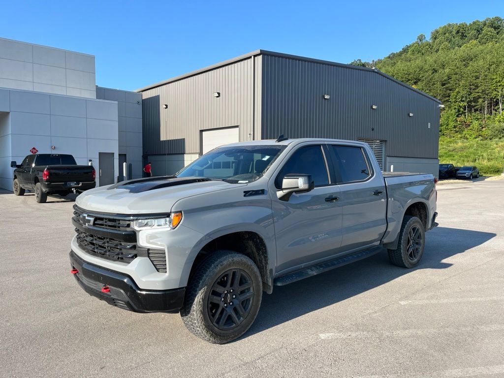 Used 2024 Chevrolet Silverado 1500 LT Trail Boss w/ Convenience Package II AWD/4WD image 1