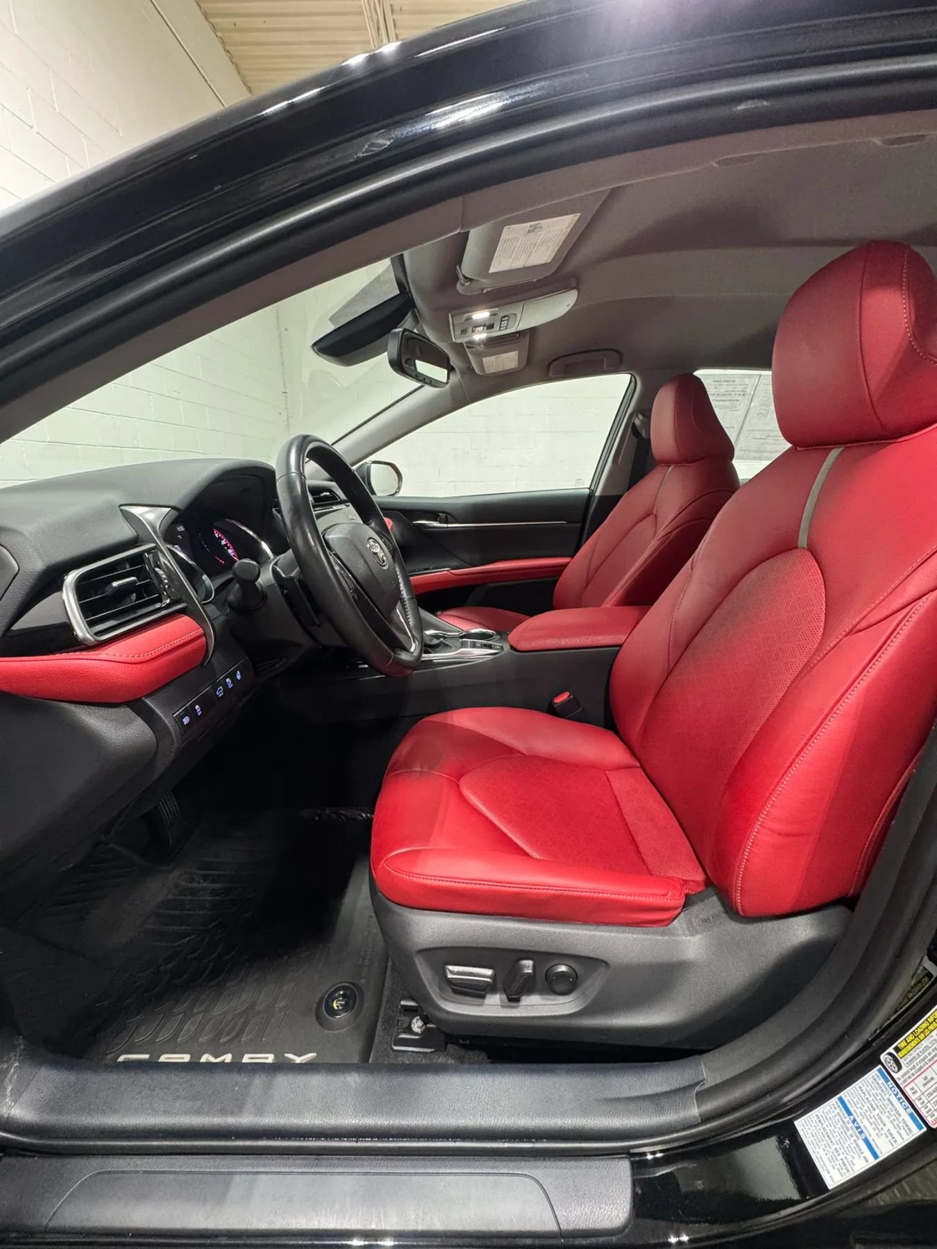 Used 2020 Toyota Camry XSE AWD/4WD image 13
