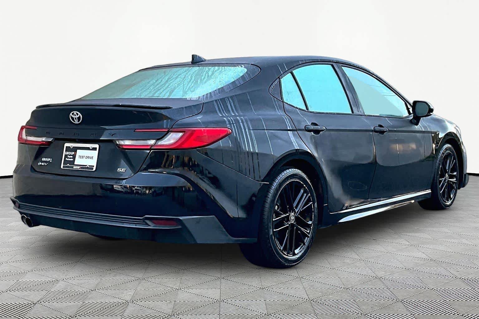 Used 2025 Toyota Camry SE FWD image 12