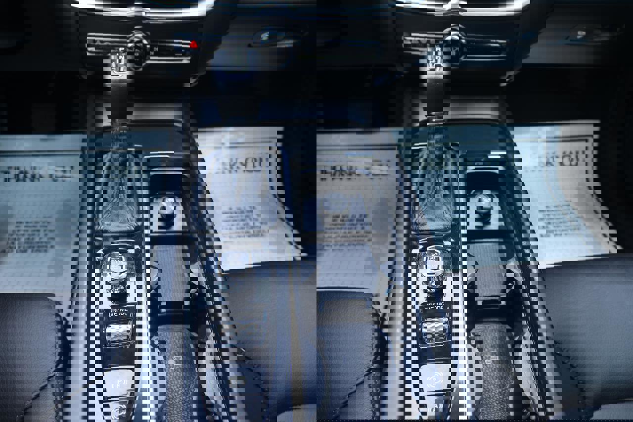 Used 2018 Volvo XC60 T5 Momentum w/ Convenience Package image 42