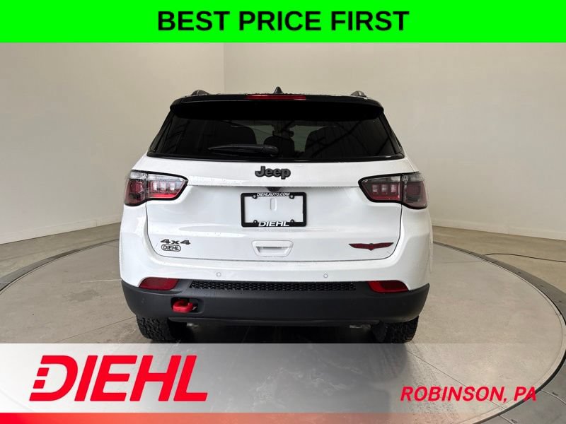 New 2026 Jeep Compass Trailhawk w/ Sun, Sound & Navigation Group AWD/4WD image 6