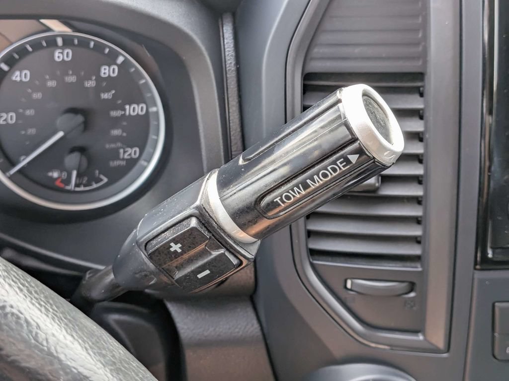 Used 2022 Nissan Titan SV w/ SV Convenience Package AWD/4WD image 24