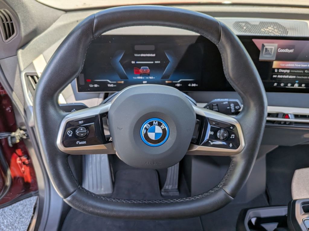 Used 2024 BMW iX xDrive50 w/ Premium Package AWD/4WD image 9