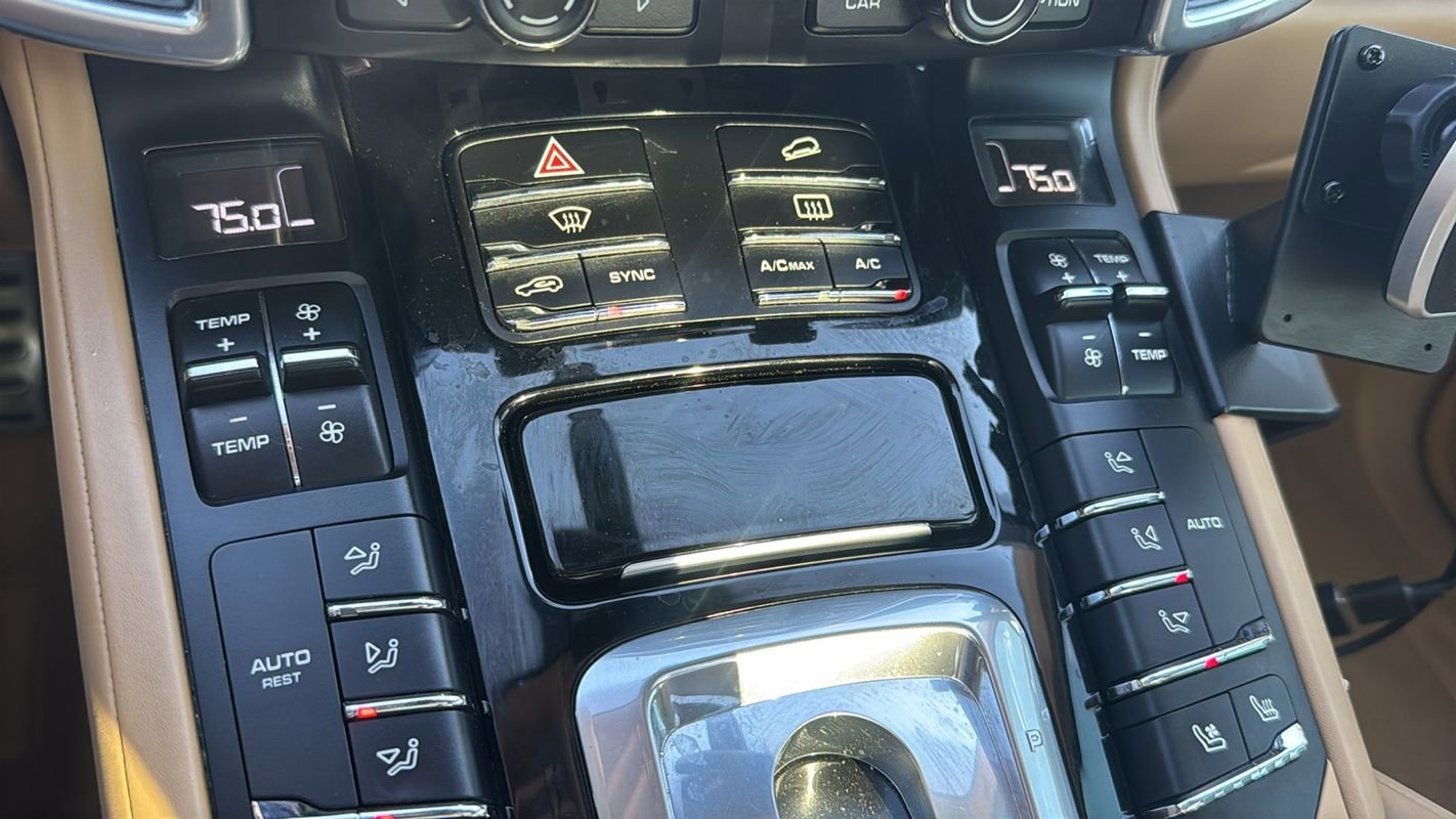 Used 2015 Porsche Cayenne S AWD/4WD image 34