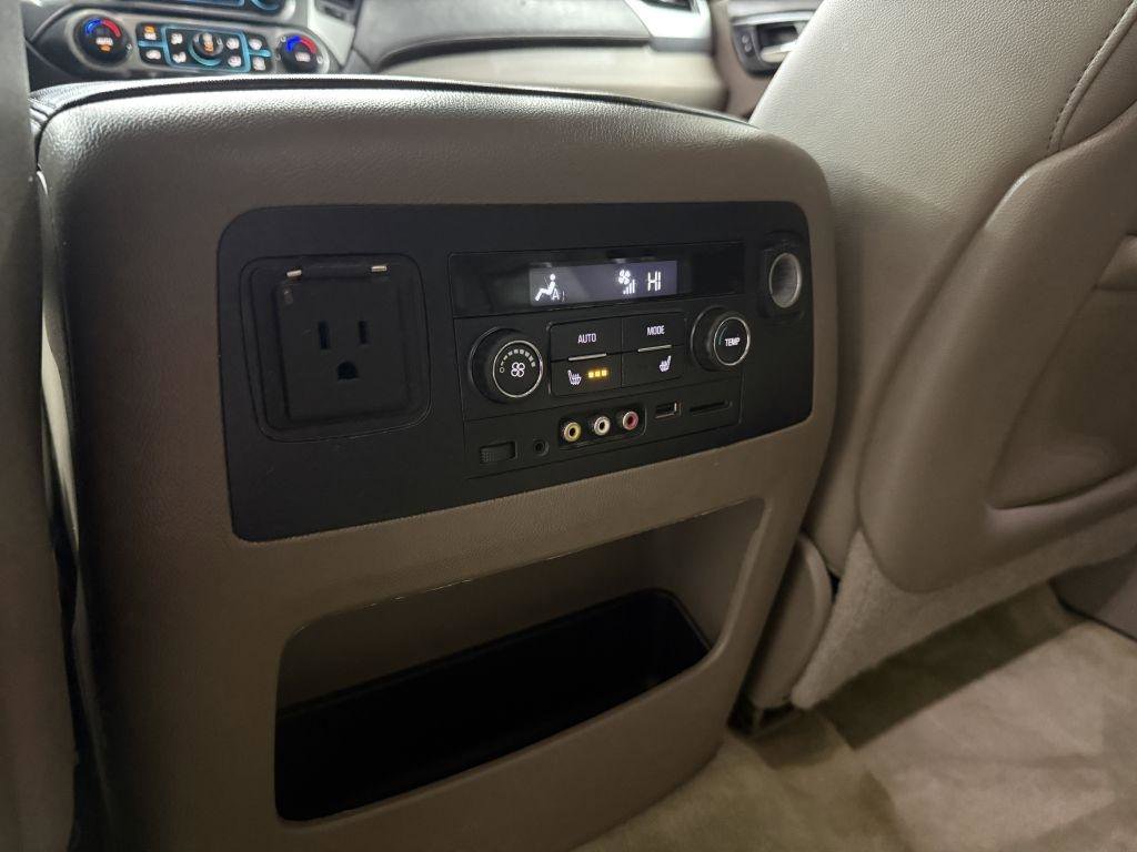 Used 2015 Chevrolet Suburban LTZ image 33