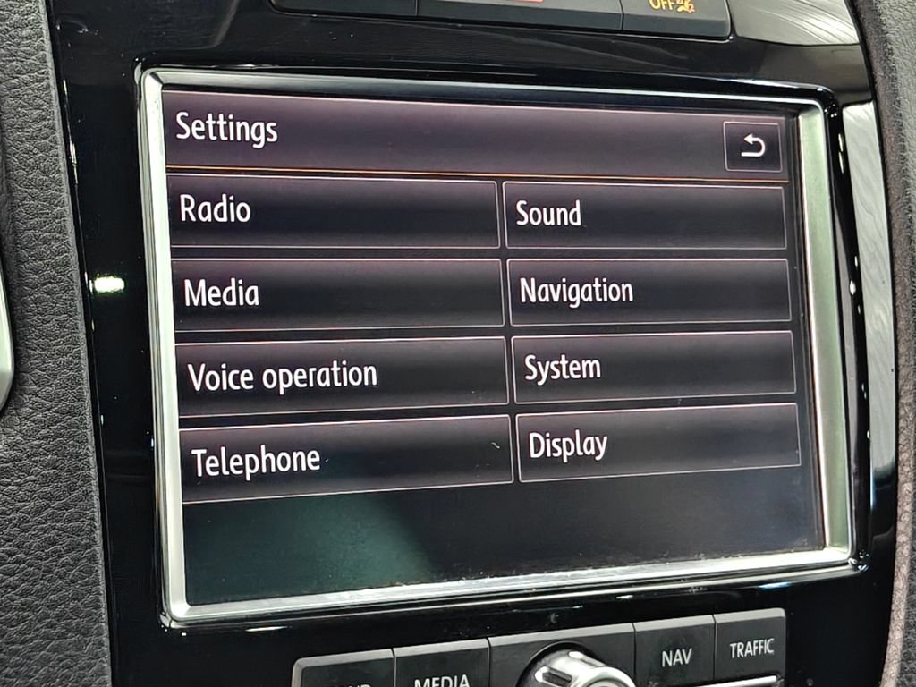 Used 2012 Volkswagen Touareg TDI AWD/4WD image 35