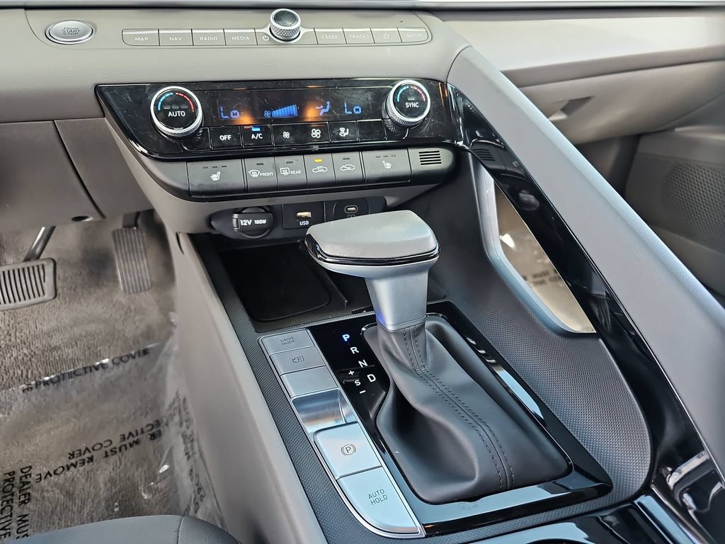 Used 2025 Hyundai Elantra SEL FWD image 16