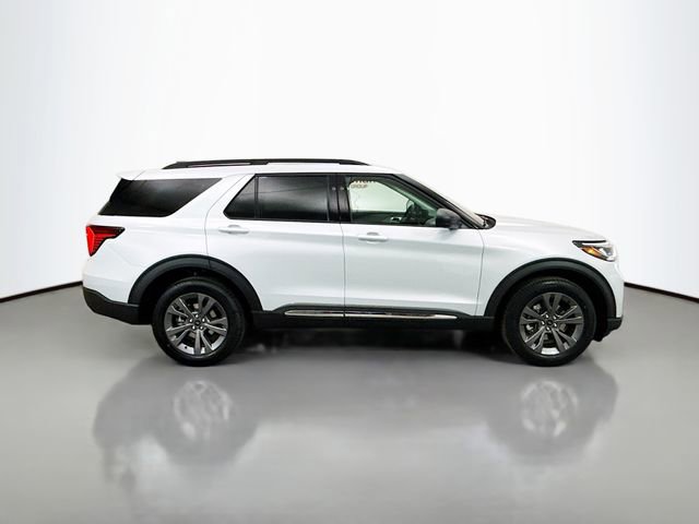 Used 2025 Ford Explorer Active w/ Active Comfort Package image 8