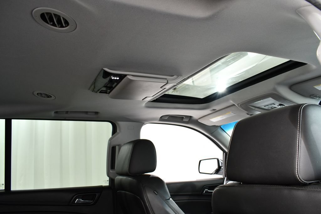 Used 2015 Chevrolet Suburban LTZ AWD/4WD image 18