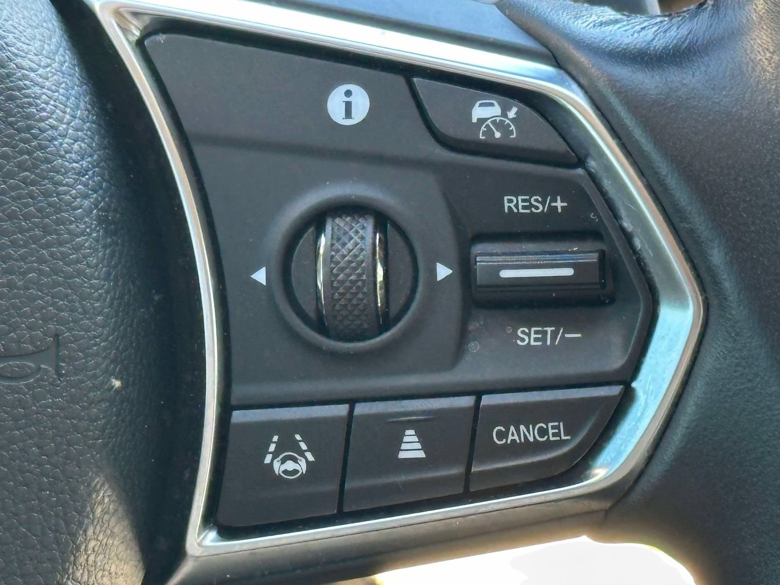 Certified 2025 Acura MDX SH-AWD image 24