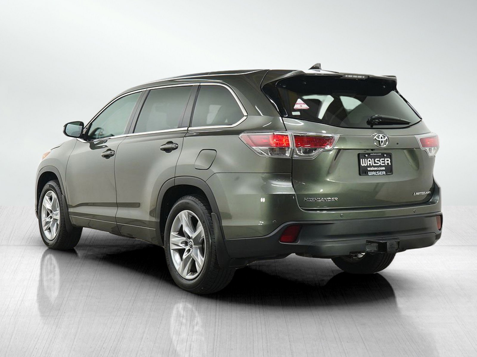 Used 2016 Toyota Highlander Limited Platinum AWD/4WD image 3