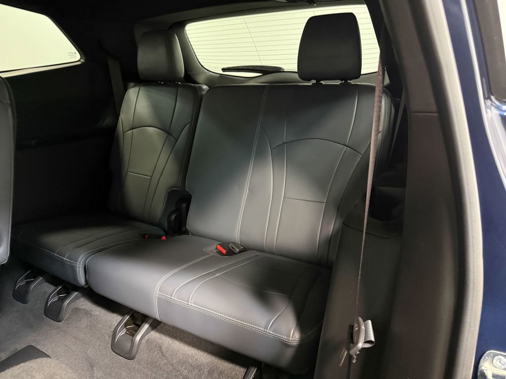 Used 2023 Buick Enclave Essence AWD/4WD image 49