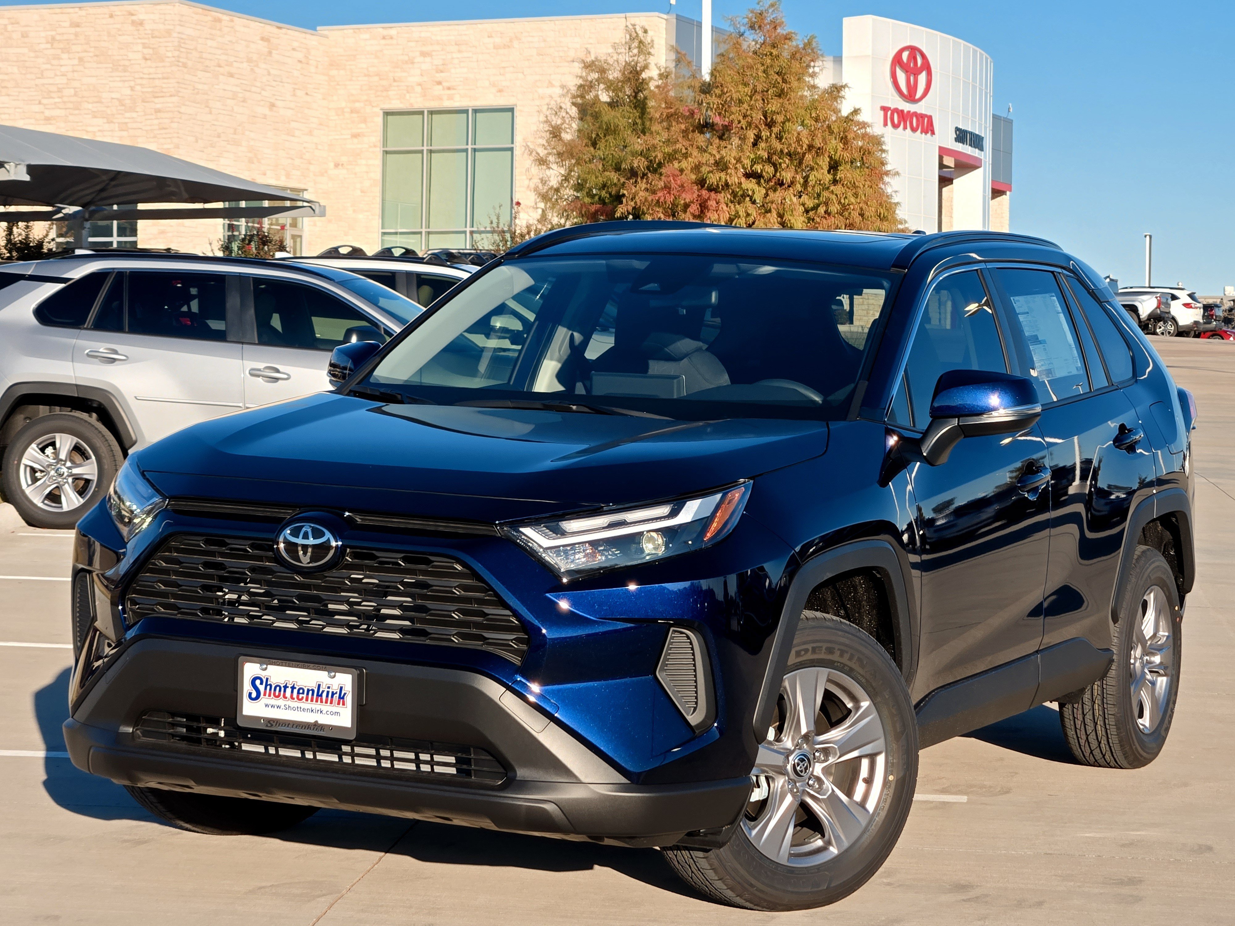 New 2025 Toyota RAV4 XLE w/ Convenience Package FWD video 2