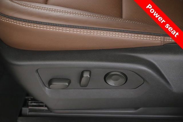 Used 2025 Chevrolet Suburban High Country AWD/4WD image 18