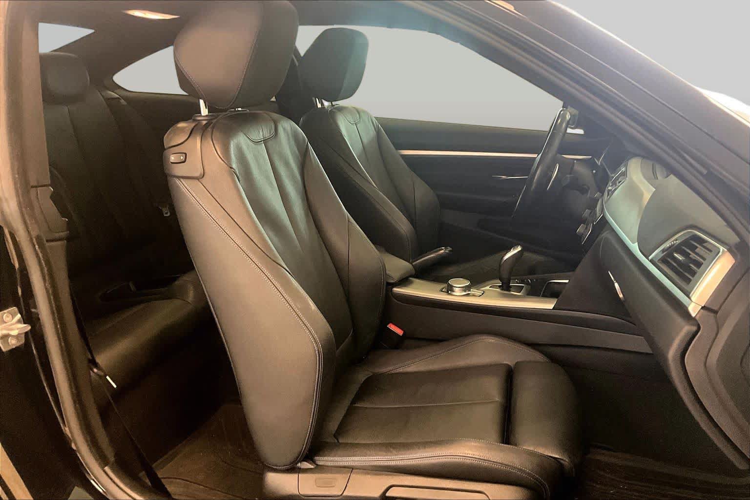 Used 2019 BMW 430i Coupe w/ M Sport Package RWD image 8