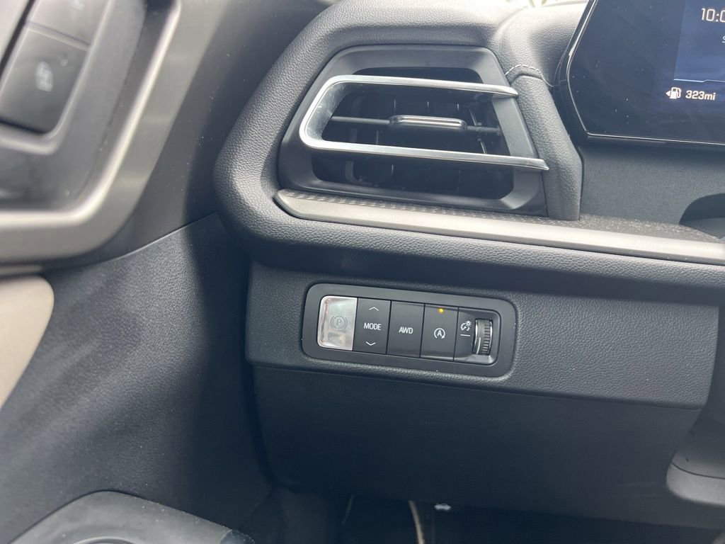 Certified 2025 Chevrolet Traverse LT image 18