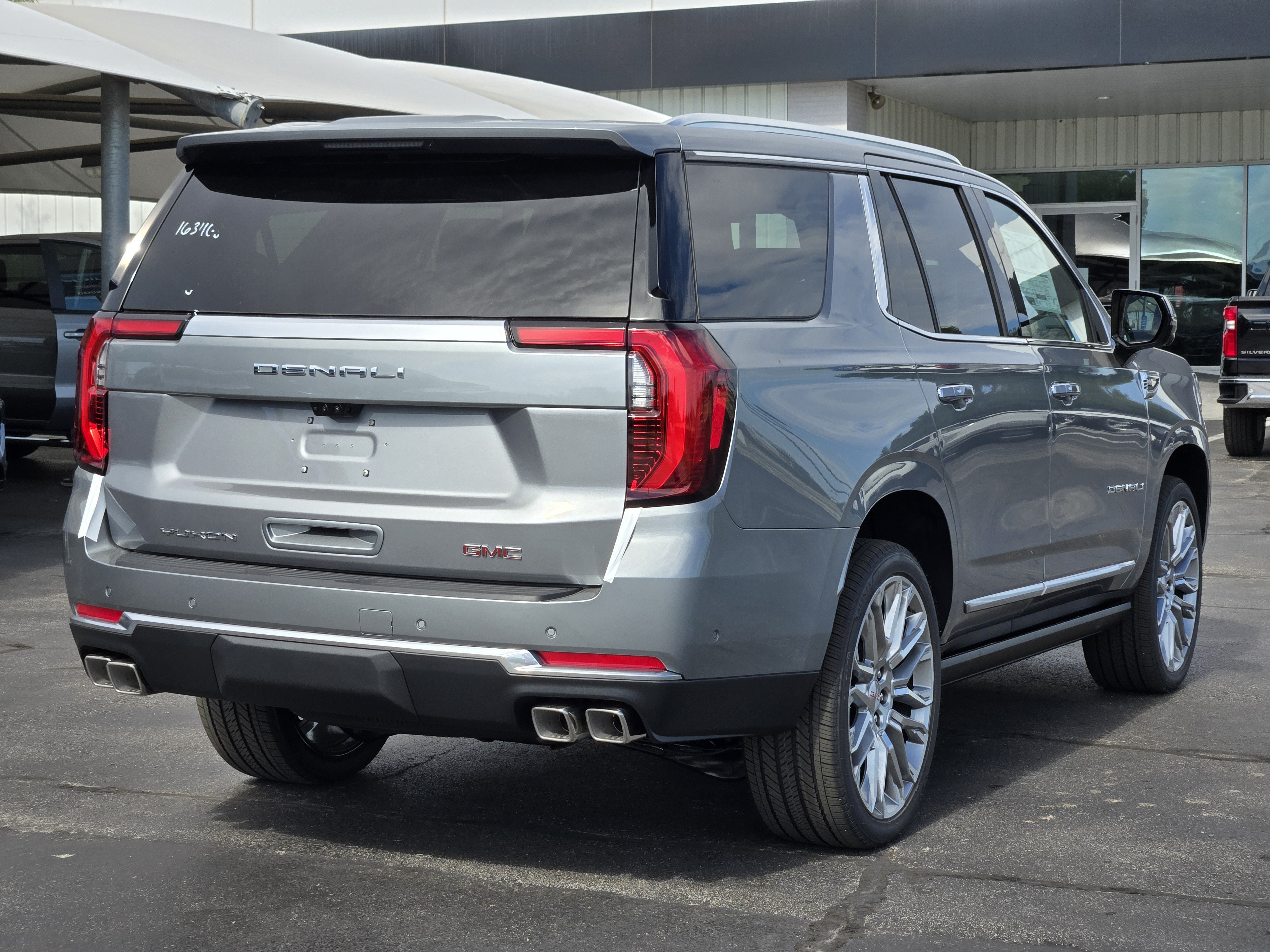 New 2026 GMC Yukon Denali w/ Denali Reserve Package AWD/4WD image 4