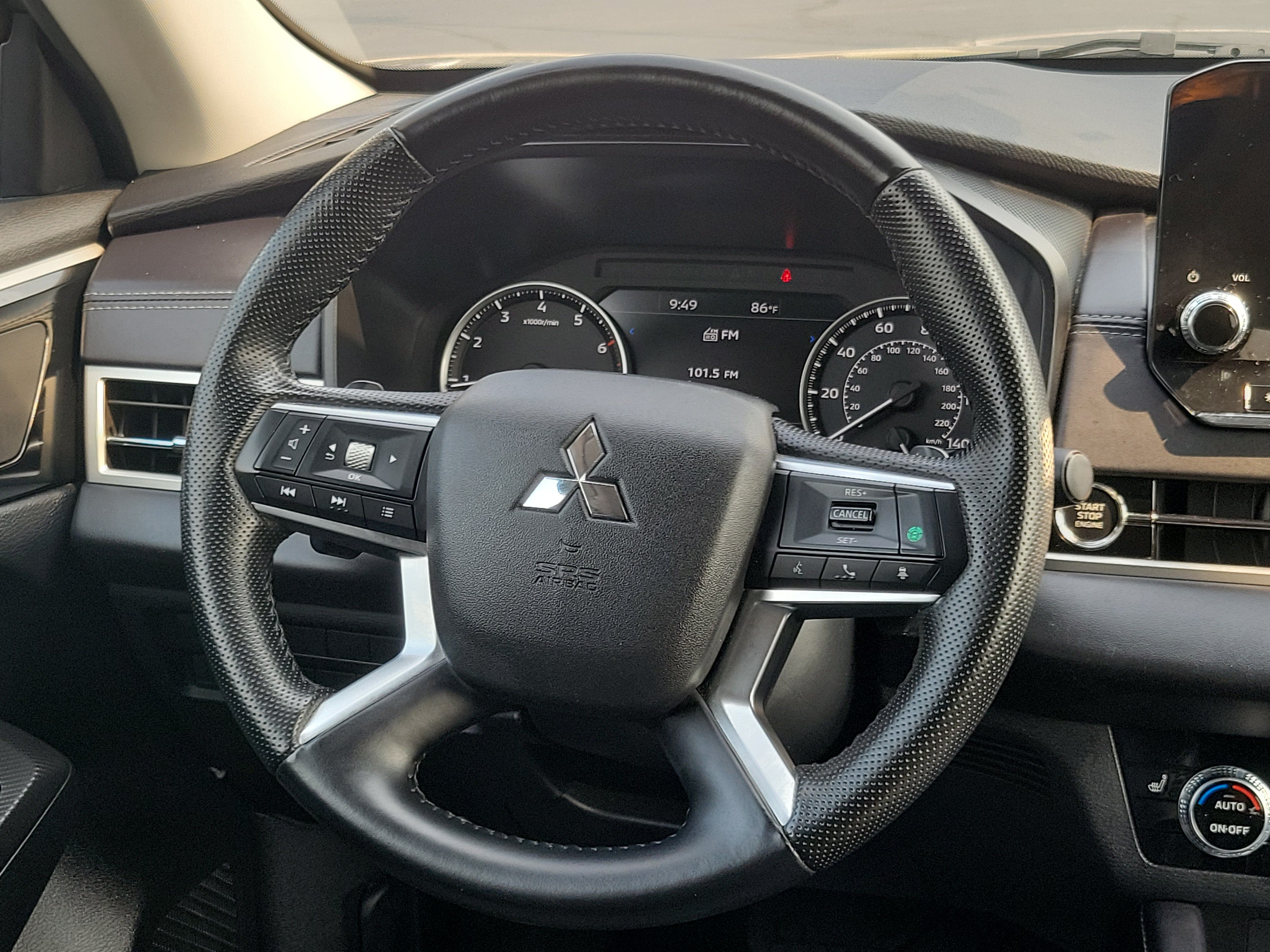 Used 2024 Mitsubishi Outlander SE AWD/4WD image 23
