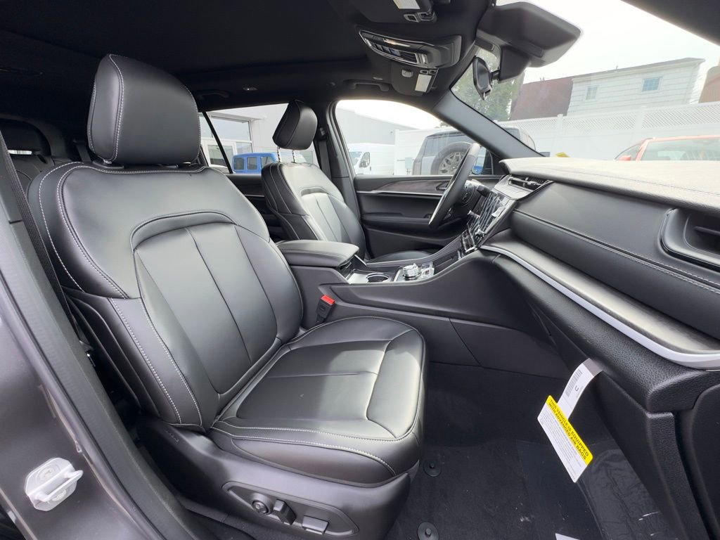 New 2026 Jeep Grand Cherokee L Limited w/ Limited Altitude Package image 19