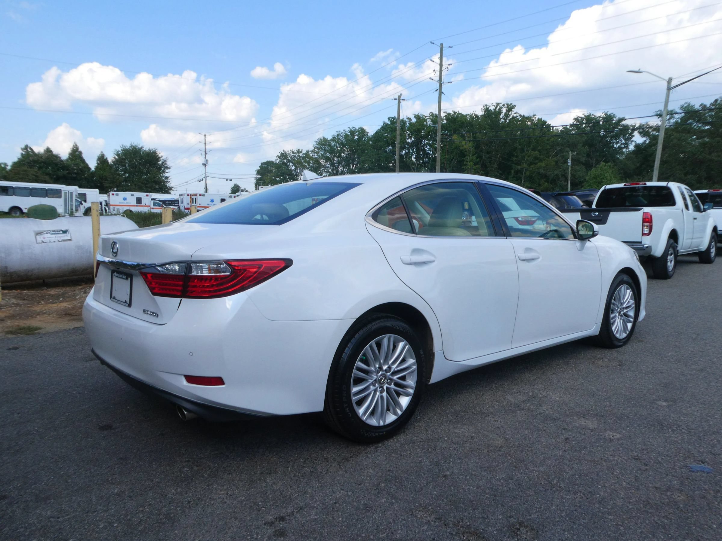 Used 2014 Lexus ES 350 w/ Luxury Package FWD image 5