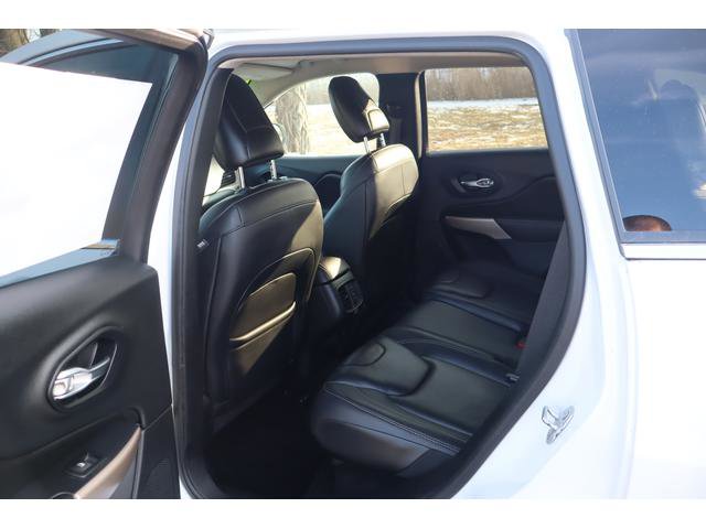 Used 2017 Jeep Cherokee Limited image 7