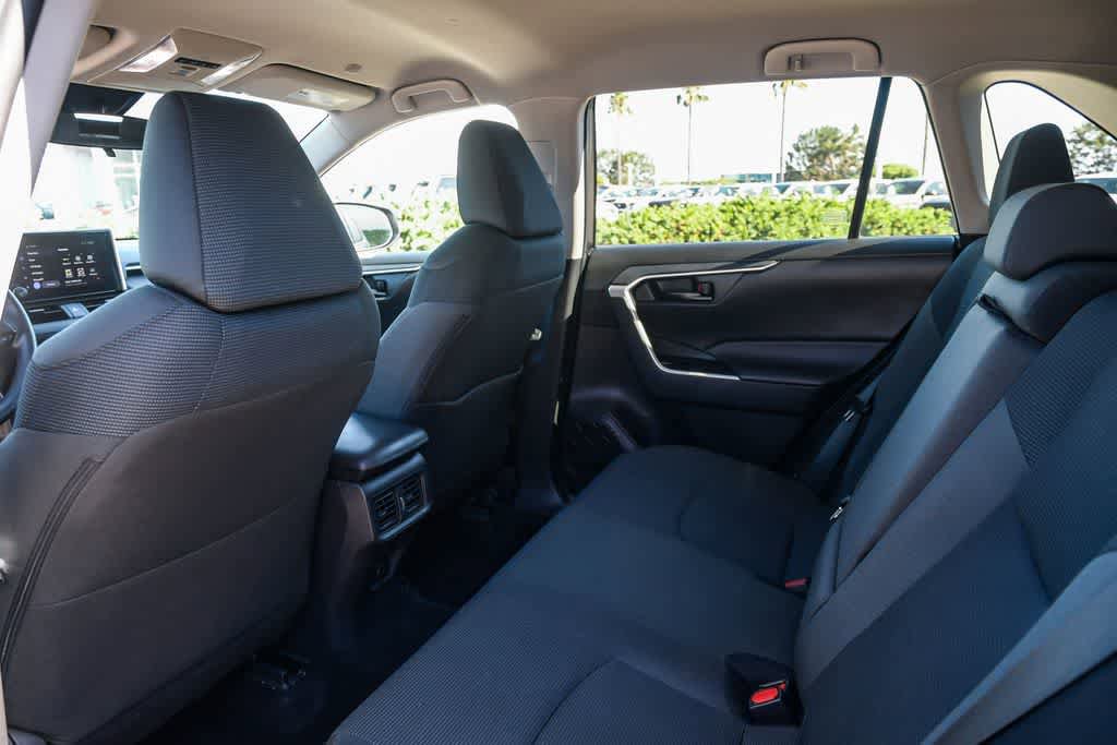 Used 2024 Toyota RAV4 LE AWD/4WD image 18