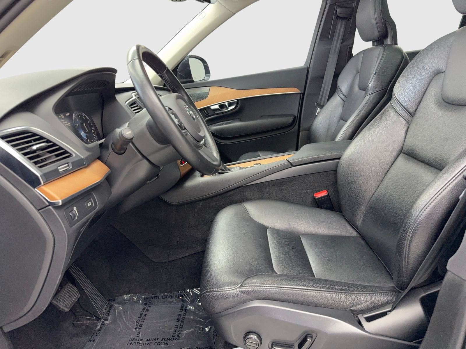 Used 2021 Volvo XC90 T6 Momentum w/ Protection Package Premier AWD/4WD image 17