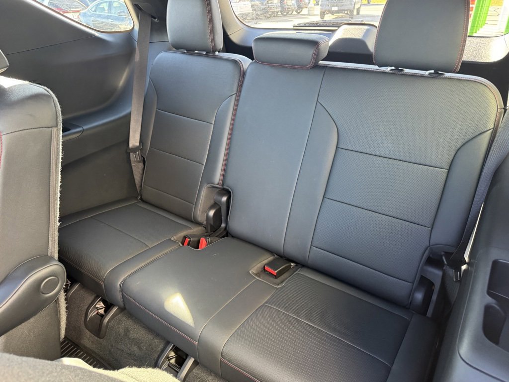 Used 2024 Chevrolet Traverse RS w/ LPO, Floor Liner Package image 23