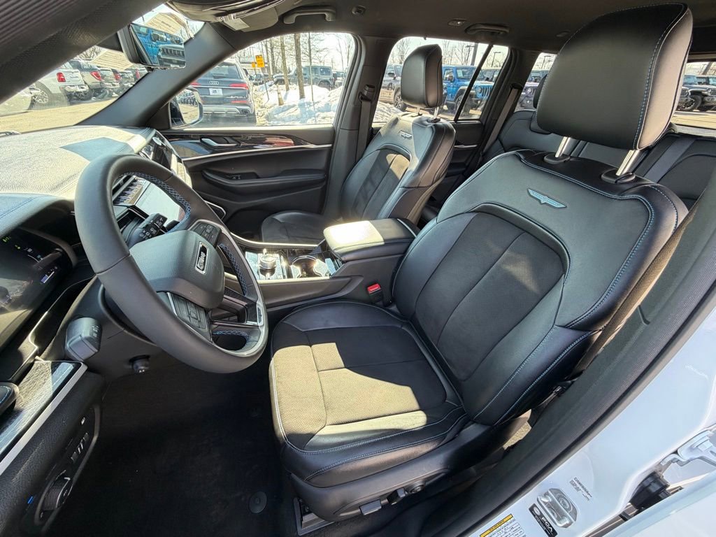 Used 2023 Jeep Grand Cherokee Trailhawk w/ Luxury Tech Group III image 20