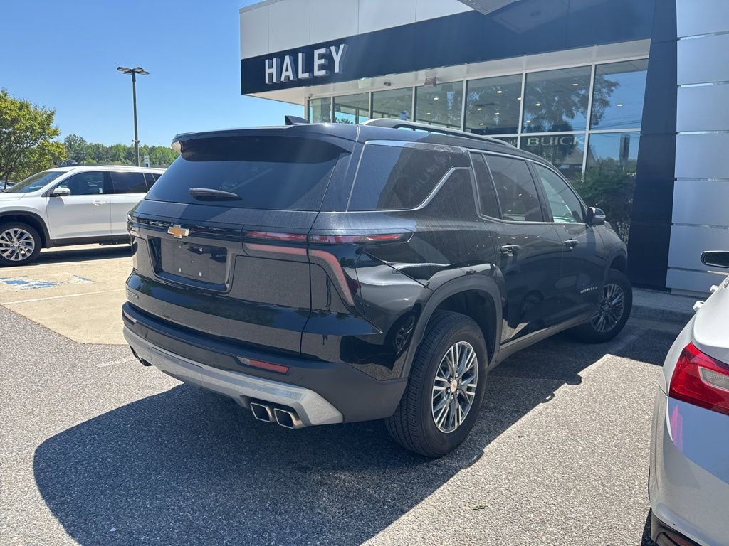 Used 2025 Chevrolet Traverse LT FWD image 6