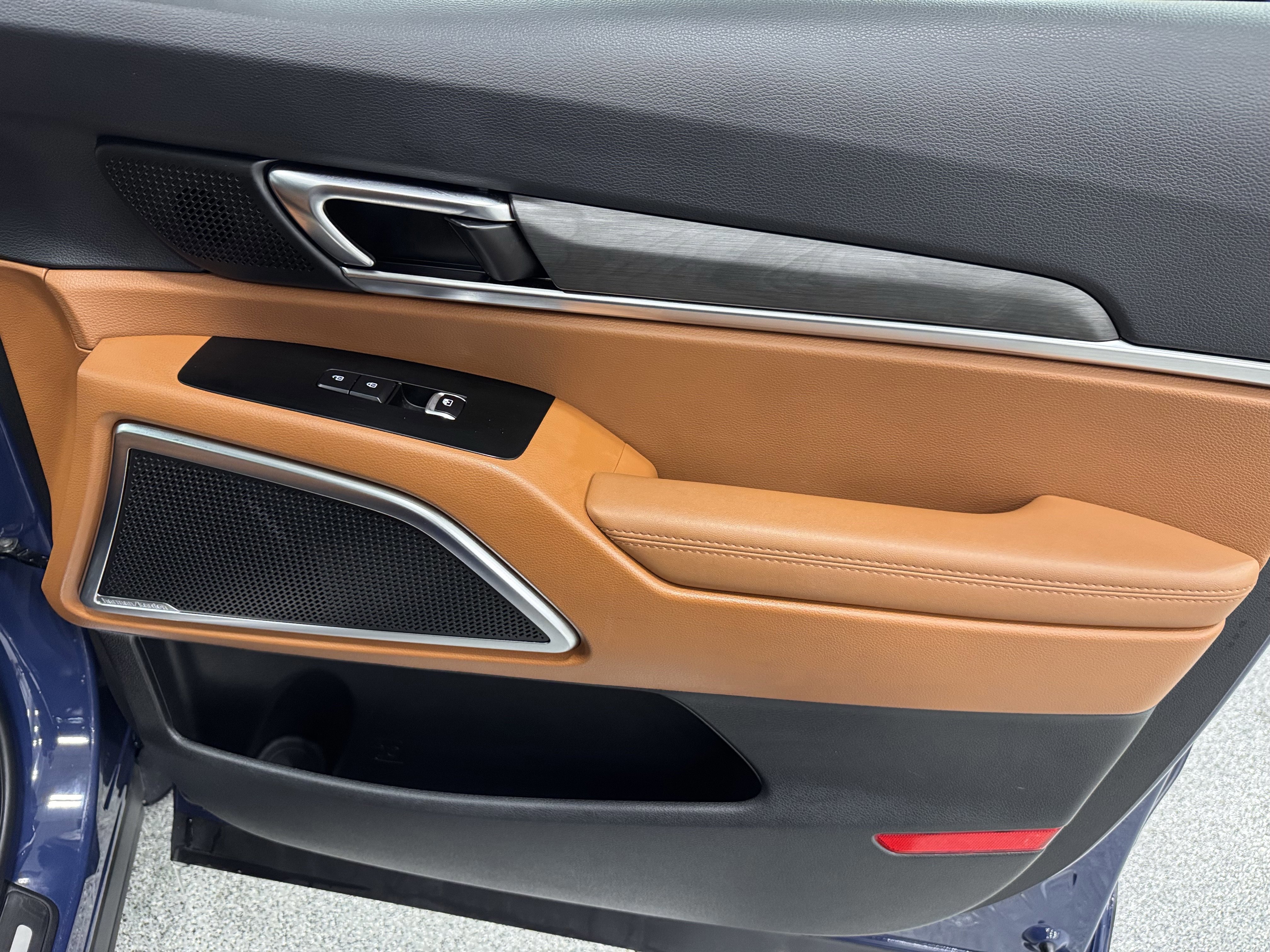 Used 2023 Kia Telluride SX X-Line image 32