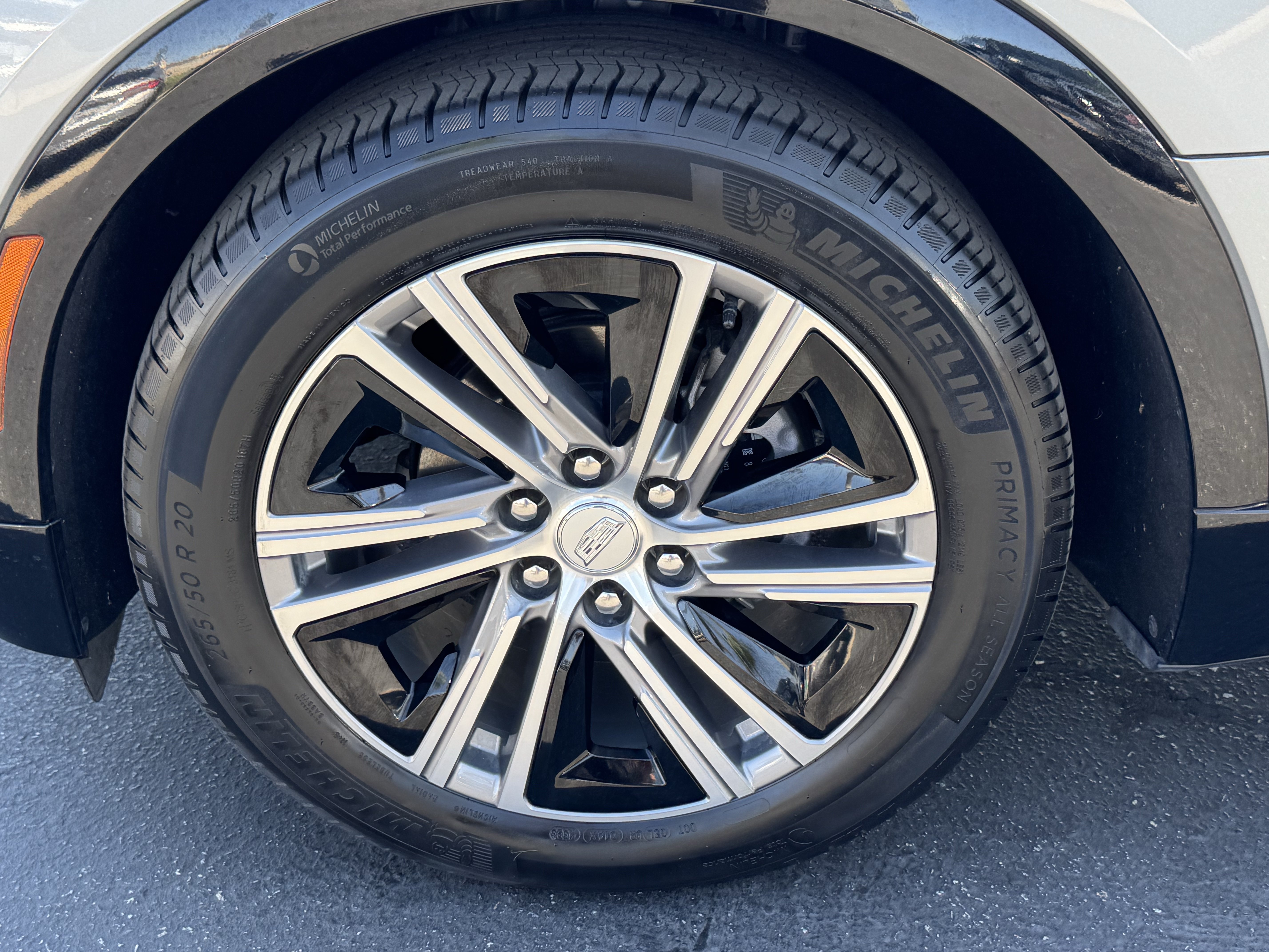 Used 2024 Cadillac Lyriq Luxury w/ LPO, Floor Liner Package RWD image 11