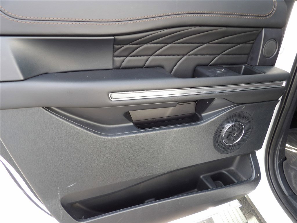 Used 2021 Ford Expedition Max Platinum image 18