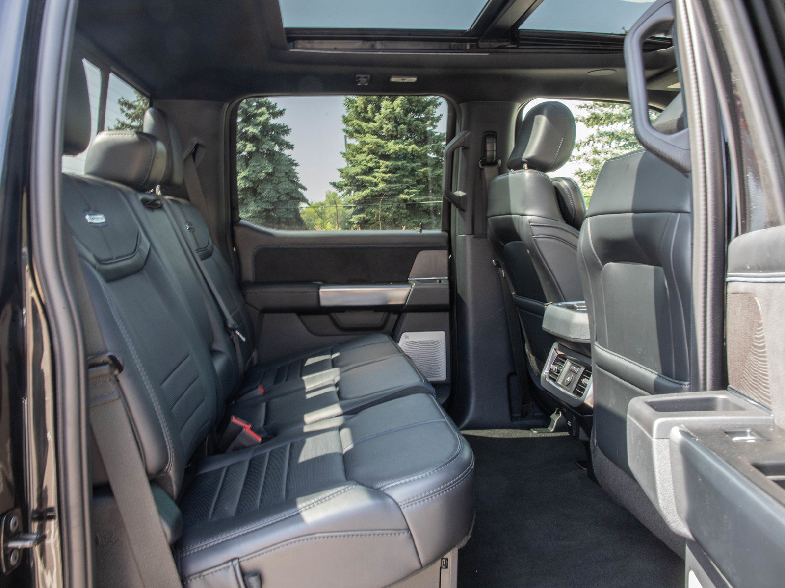 Used 2025 Ford F350 Platinum AWD/4WD image 13