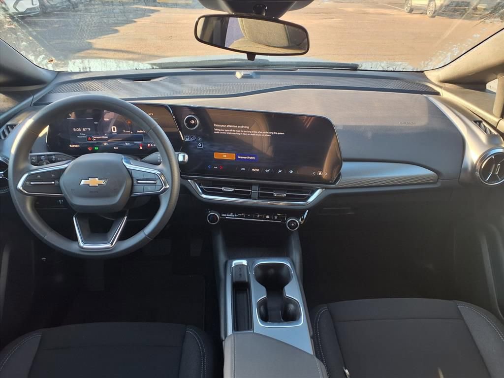 New 2026 Chevrolet Equinox EV LT image 3