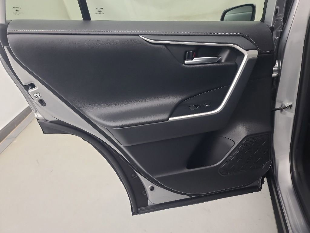 Used 2020 Toyota RAV4 Limited AWD/4WD image 20