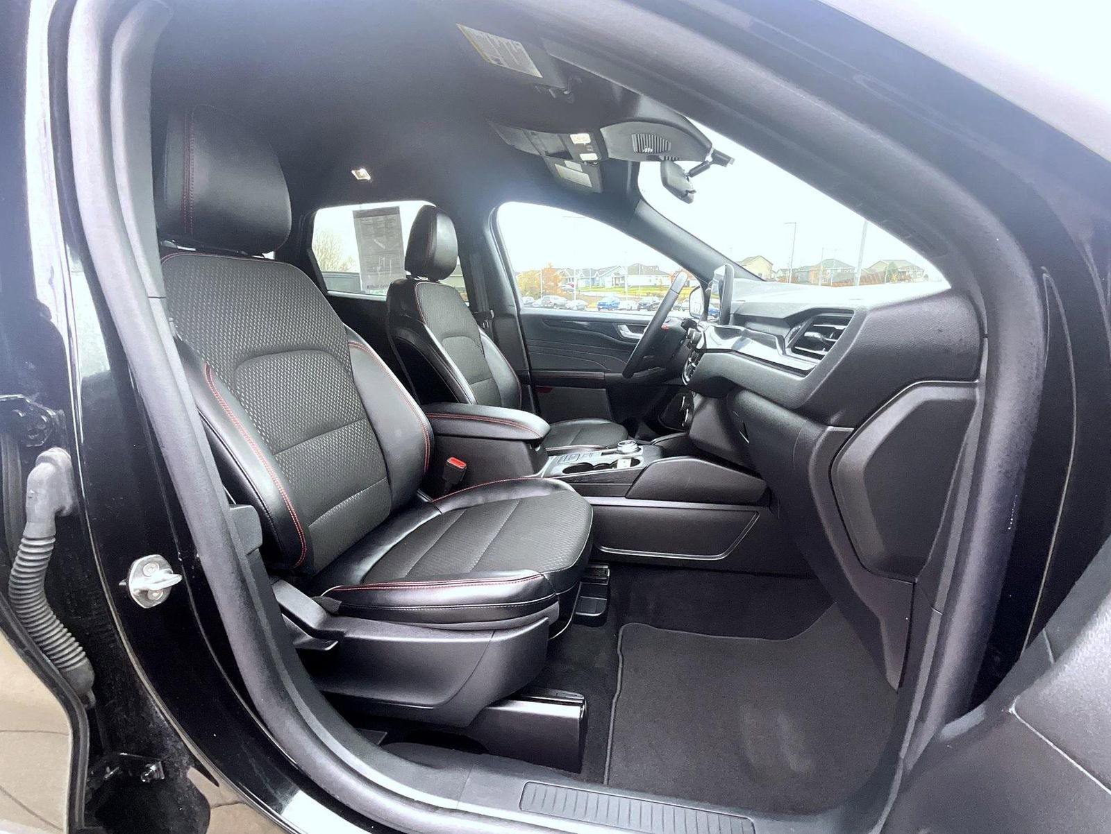 Used 2025 Ford Escape ST-Line image 16