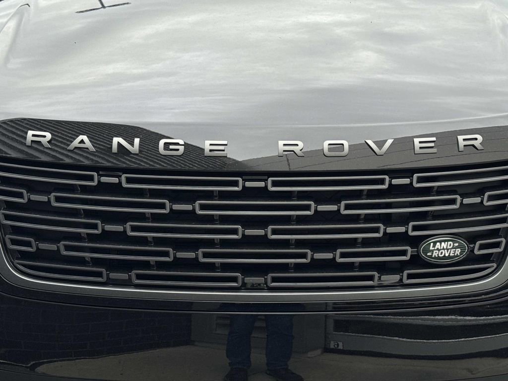 New 2026 Land Rover Range Rover Velar S AWD/4WD image 10