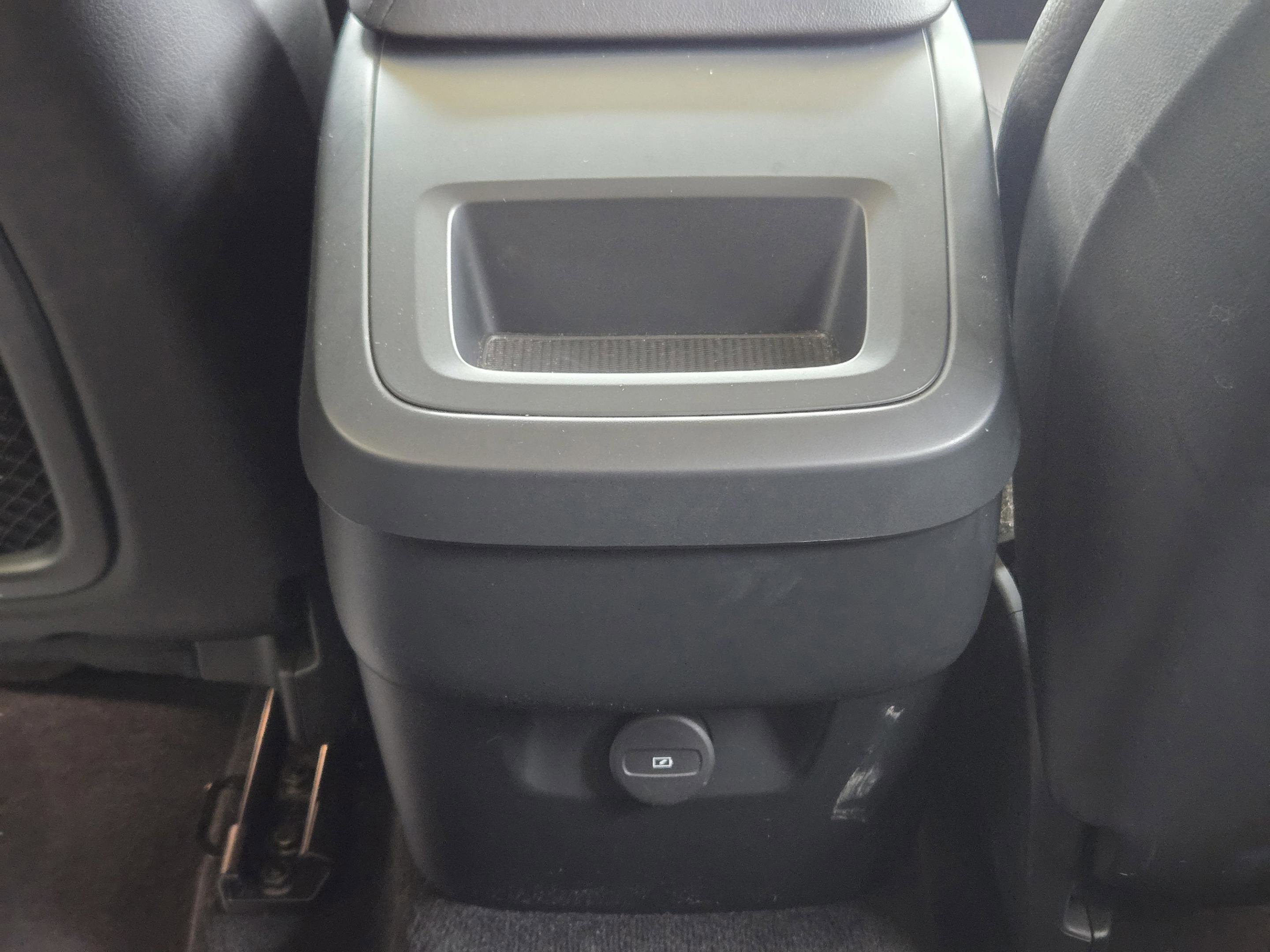 Used 2023 Volvo XC60 B5 Plus w/ Protection Package Premier AWD/4WD image 39