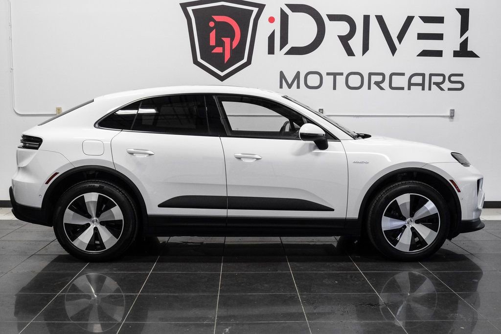 Used 2024 Porsche Macan 4 Electric image 11