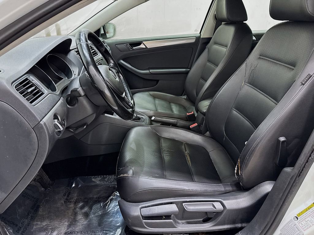 Used 2017 Volkswagen Jetta SE image 7