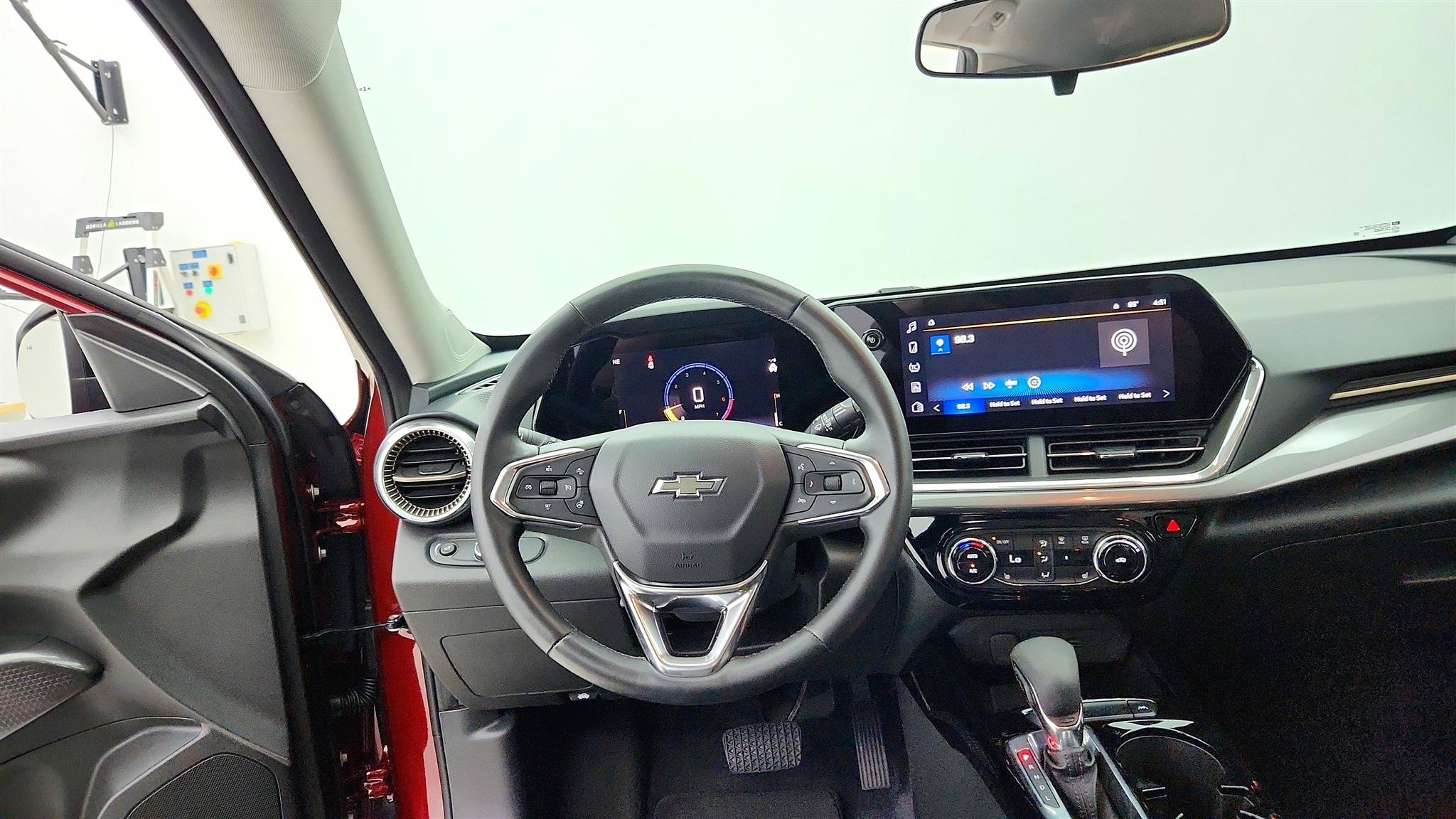 Used 2024 Chevrolet Trax ACTIV w/ Driver Confidence Package FWD image 16