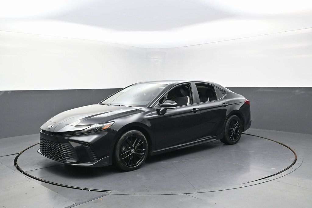 Used 2025 Toyota Camry SE image 56