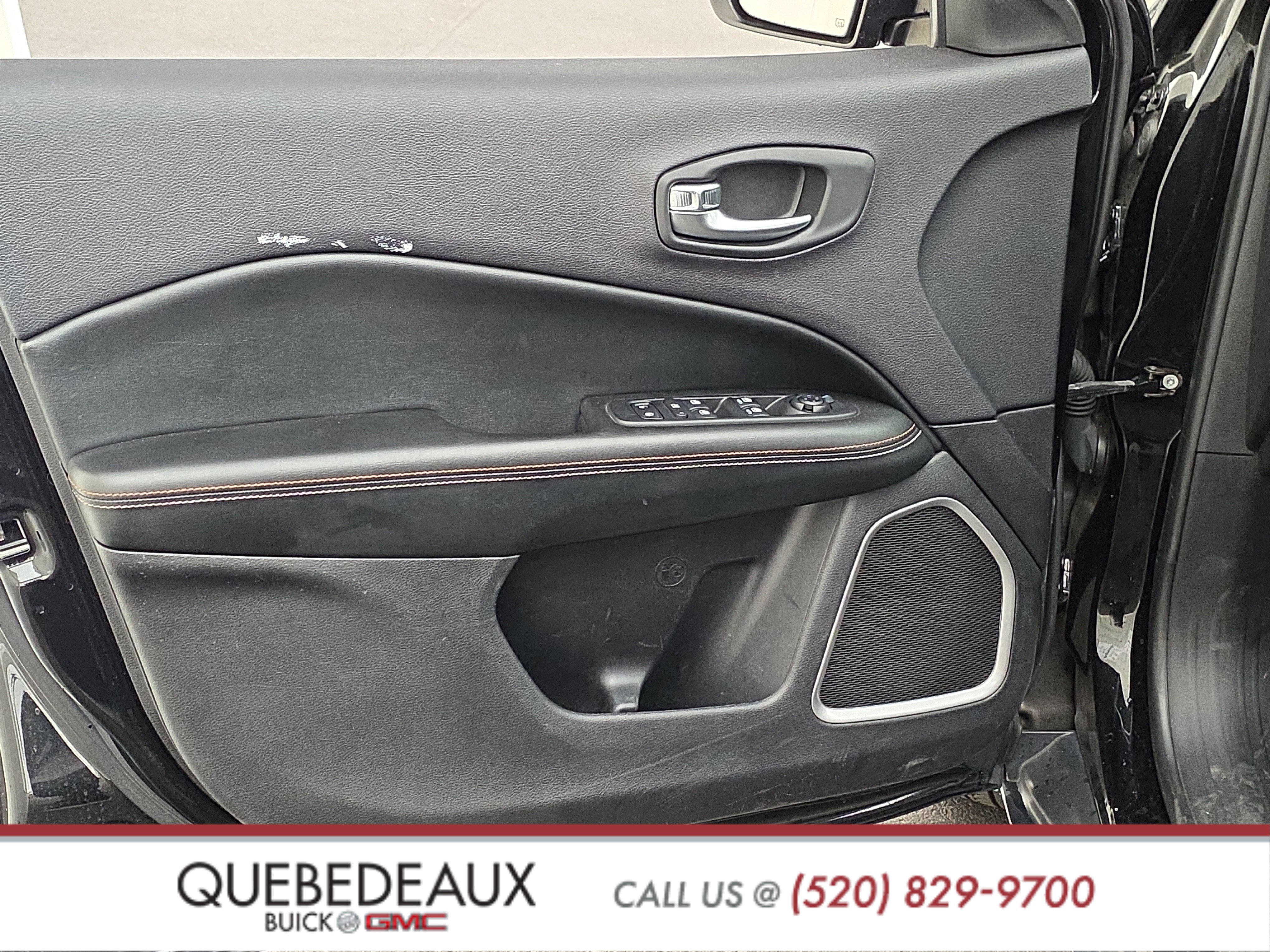 Used 2019 Jeep Compass Latitude w/ Popular Equipment Group FWD image 9