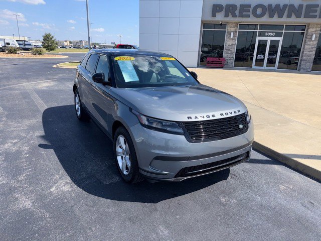 Used 2025 Land Rover Range Rover Velar S image 2