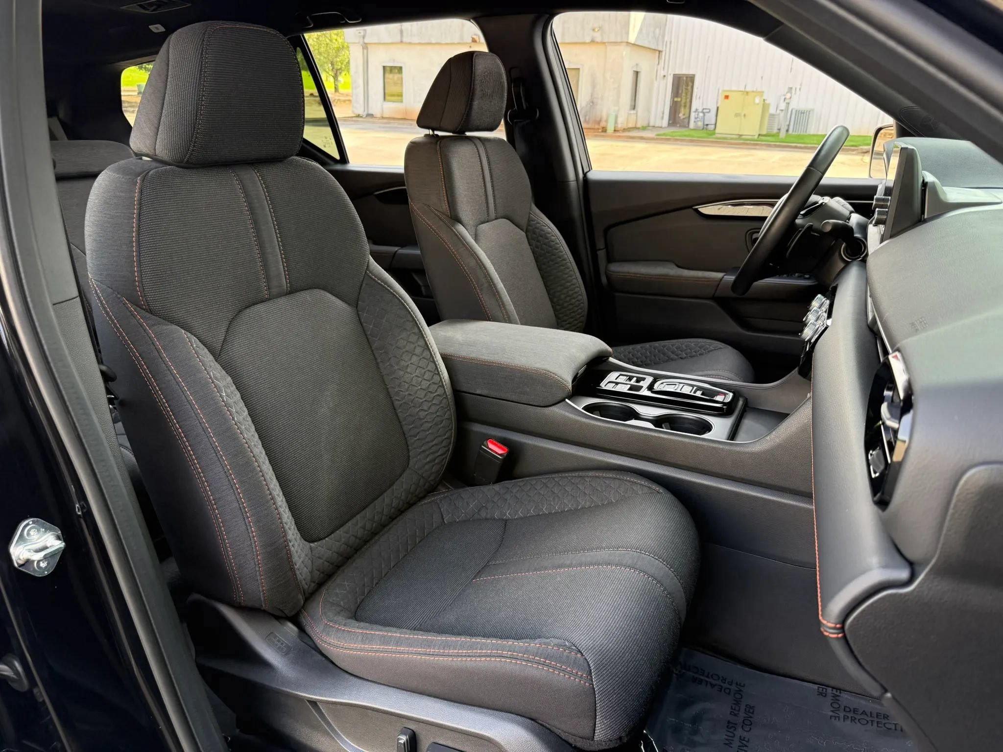 Used 2025 Honda Pilot Sport image 26