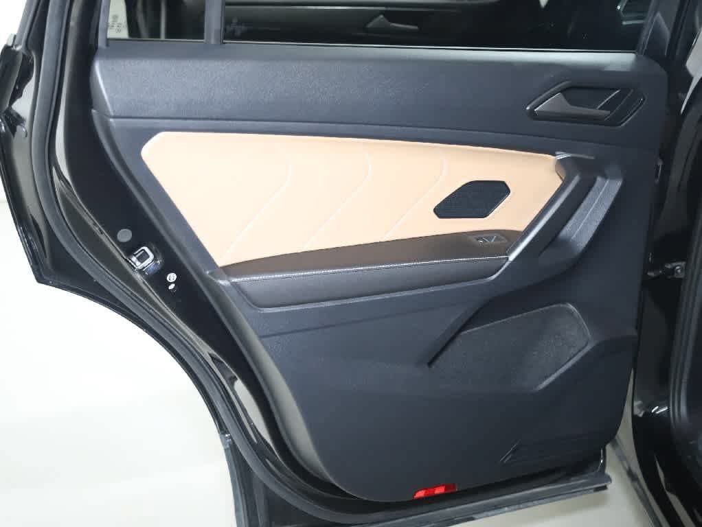 Certified 2023 Volkswagen Tiguan SE AWD/4WD image 13