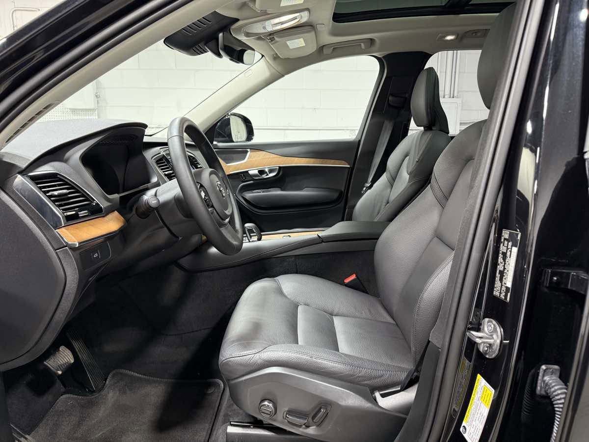 Used 2024 Volvo XC90 B5 Plus image 9
