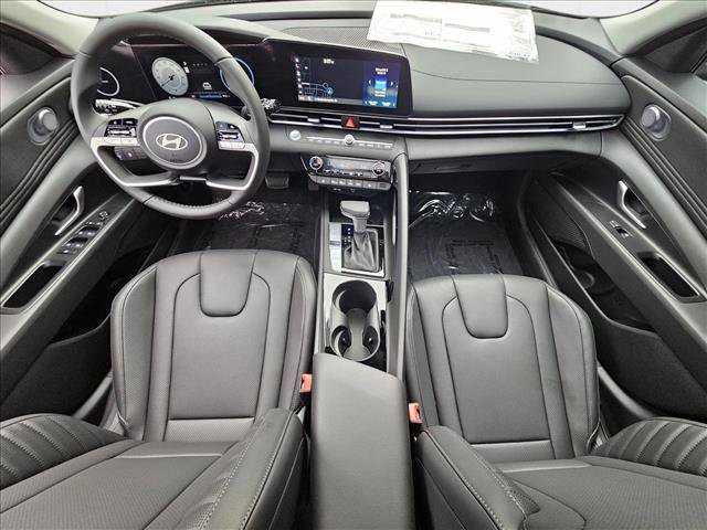 New 2025 Hyundai Elantra Limited image 17