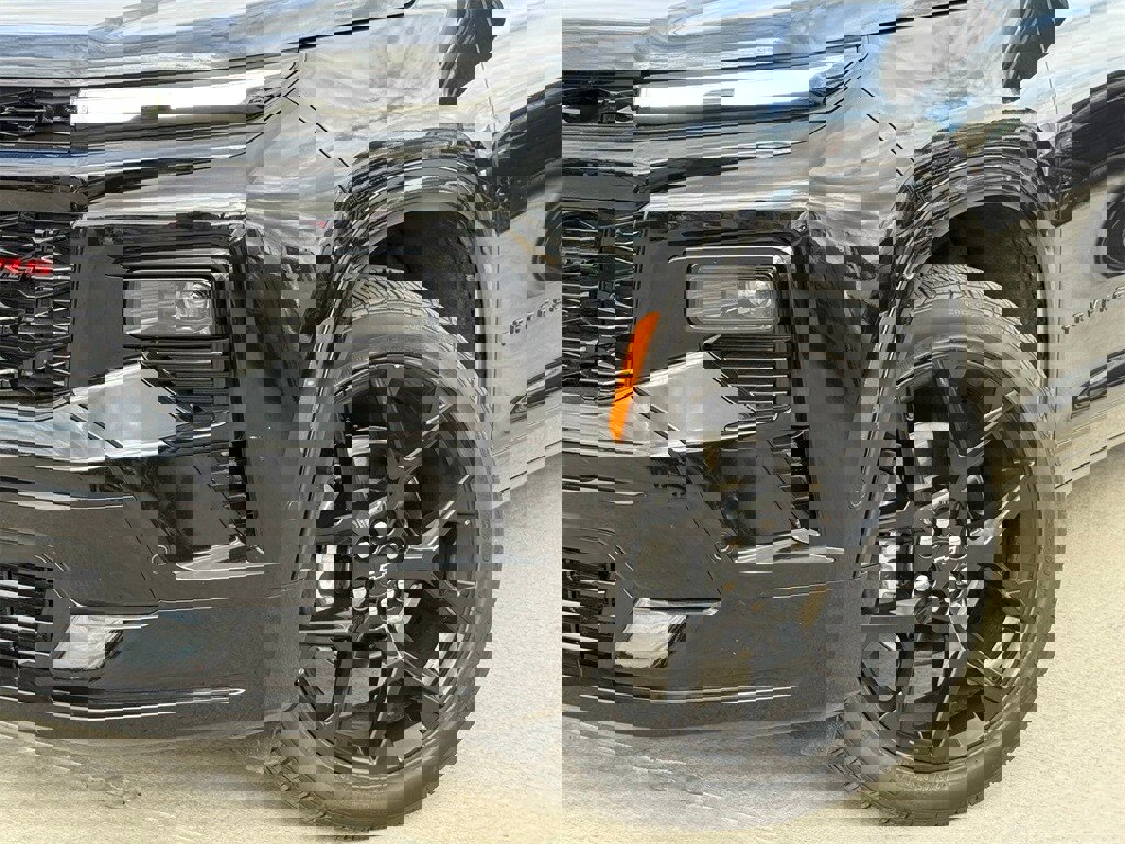 Used 2026 Chevrolet Traverse RS image 2